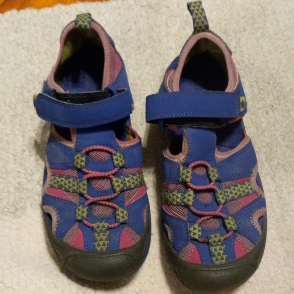 LL Bean Girl's Sz 2 Hiking Water Sandals.